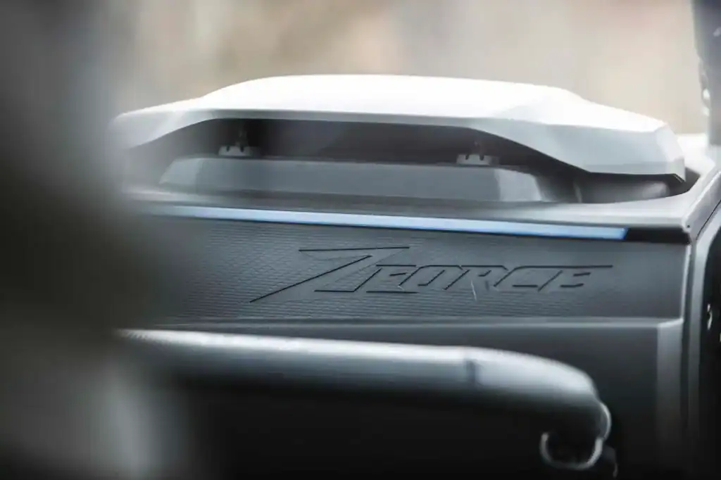 ZFORCE-950-Sport-Visuel25