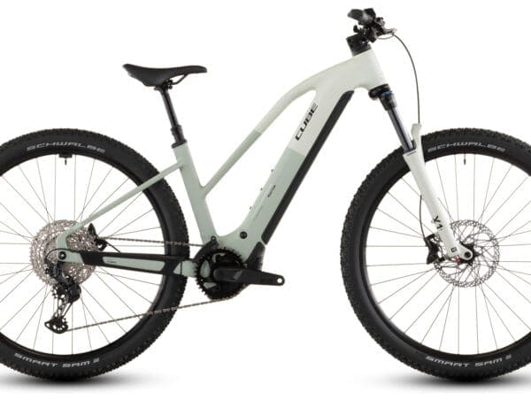 CUBE REACTION HYBRID PRO 800