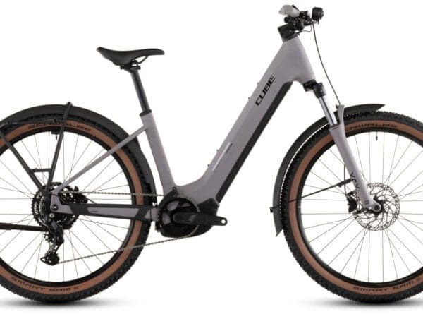 CUBE REACTION HYBRID PERFORMANCE 600 FE