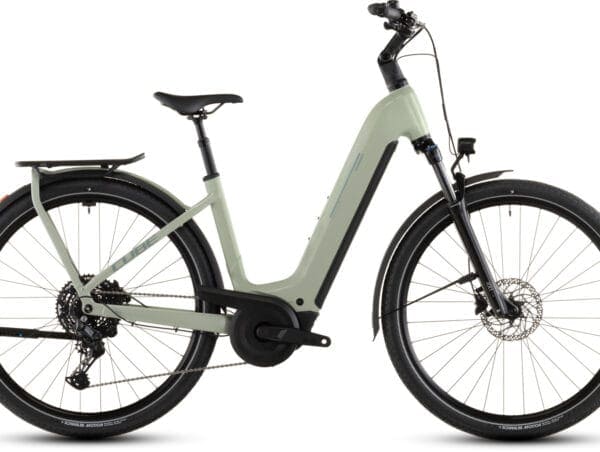CUBE KATHMANDU HYBRID ONE 800