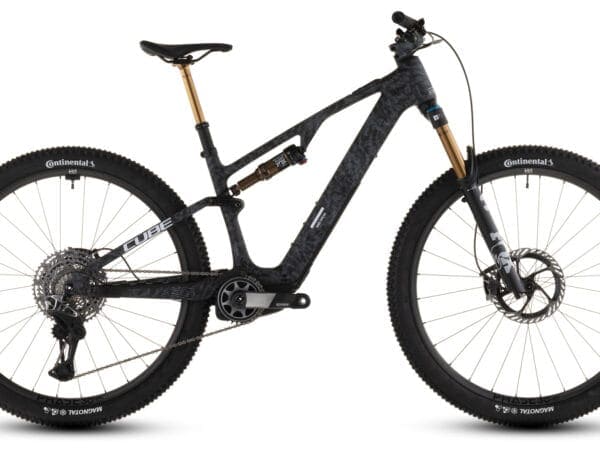 CUBE AMS HYBRID ONE 44 C 68 X SLT 400 X